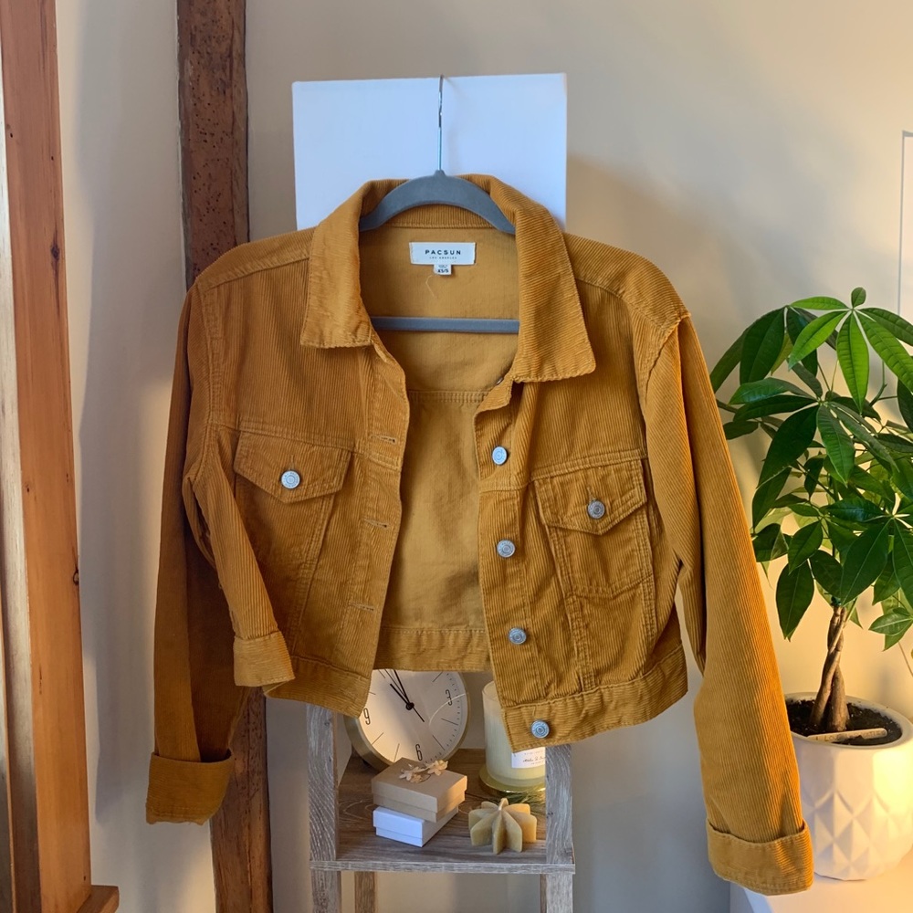 Pacsun cropped corduroy jacket!
